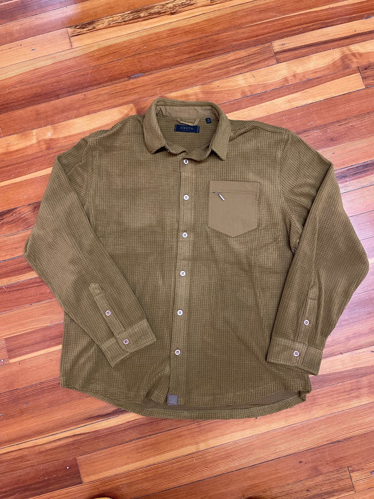 Dakota Grizzly - Grayson Shirt