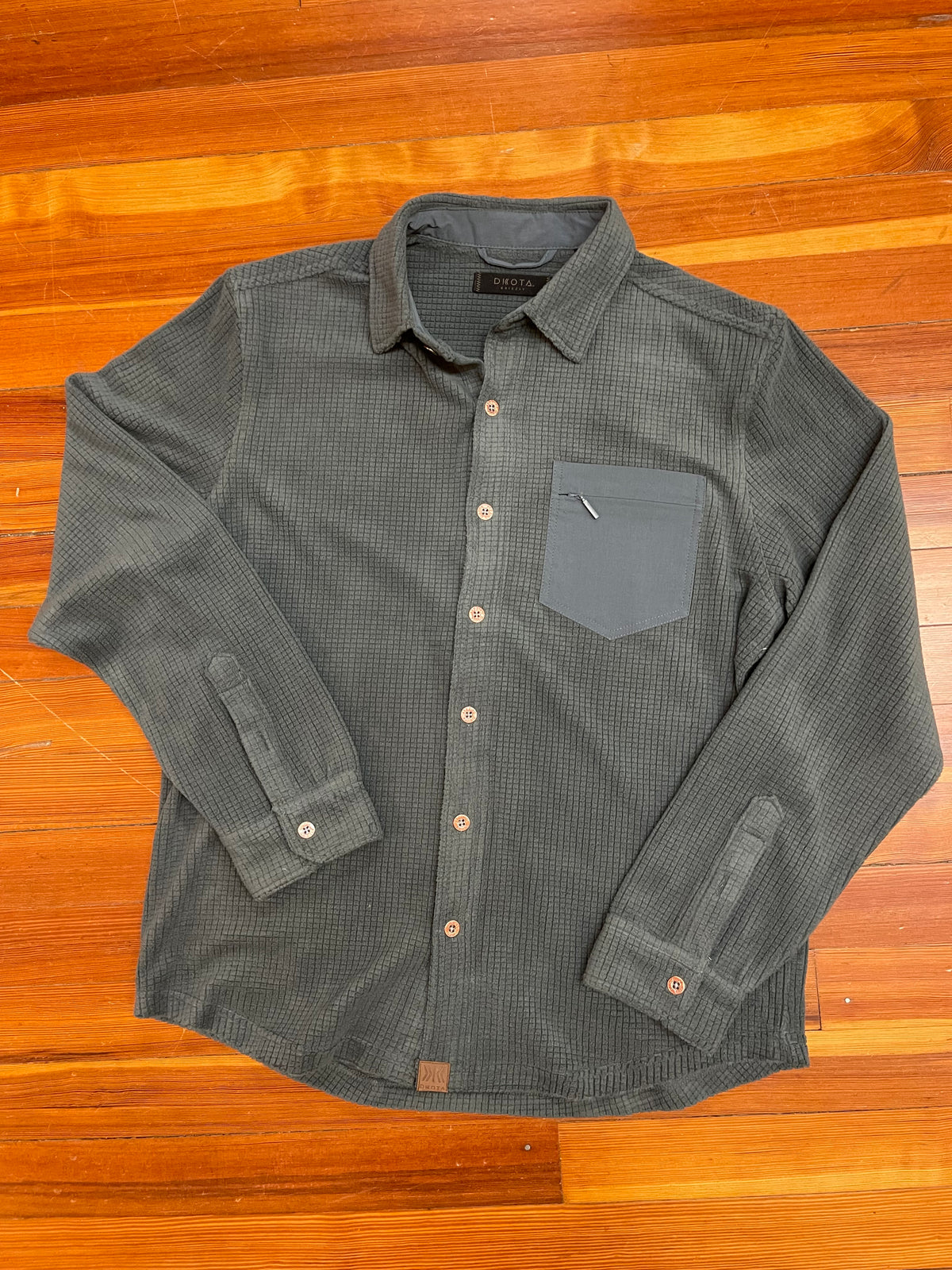 Dakota Grizzly - Grayson Shirt